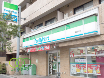  ファミリーマート滝野川店まで　272ｍ　徒歩4分