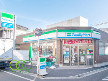  ファミリーマート西巣鴨駅東店まで　304ｍ　徒歩4分