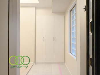  �����ց�