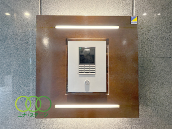  ���I�[�g���b�N���j�^�[�z����