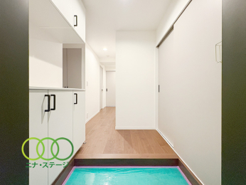  �����ց�