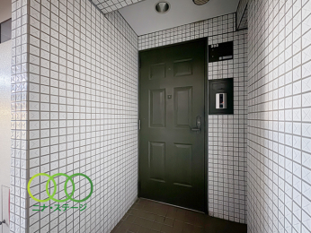  �����ց�