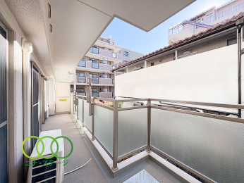  ���o���R�j�[��
������A��P�R�D�R�P�u�̃��C�h�o���R�j�[