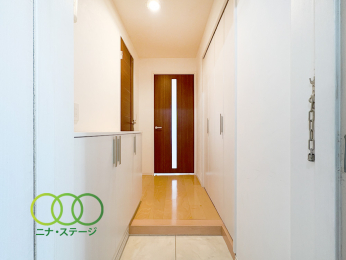  �����ց�