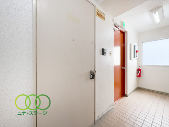  �����ց�