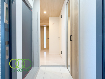  �����ց�