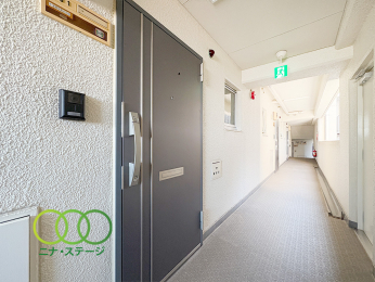  �����ց�