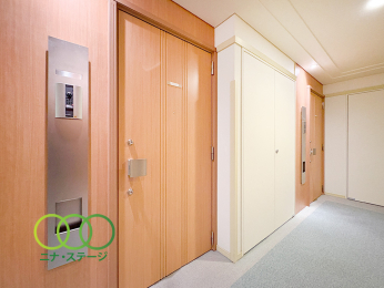  �����ց�