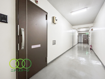  �����ց�