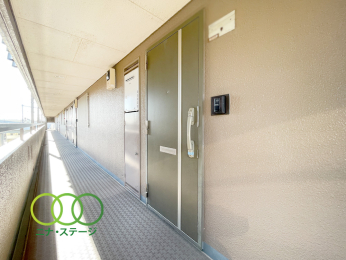  �����ց�