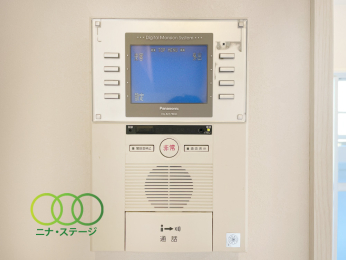  �C���^�[�z��