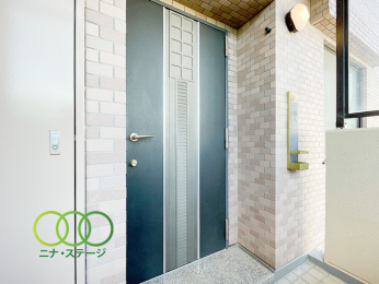  �����ց�