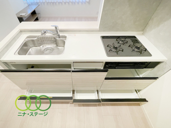  ���L�b�`����
���[���[���ł�