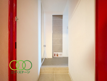  �����ց�