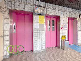  ���G���x�[�^�[��