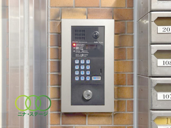  ���I�[�g���b�N�C���^�[�z����