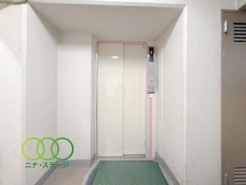  ���G���x�[�^�[��