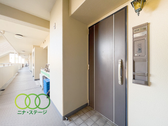  �����ց�