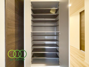  �V���[�Y�{�b�N�X