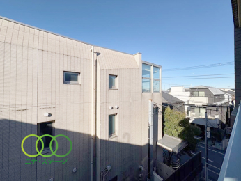  �����]��
�������o���R�j�[����̒��]