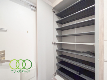  �����ց�
�V���[�Y�{�b�N�X