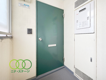  �����ց�