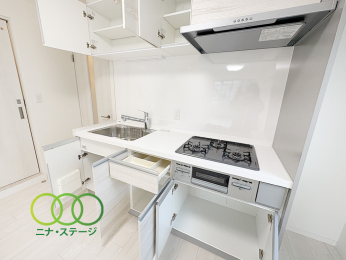  ���L�b�`����
���[���[���ł�