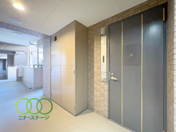  �����ց�