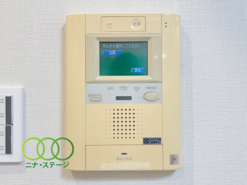  TV���j�^�[�t���C���^�[�t�H��