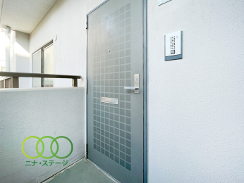  �����ց�