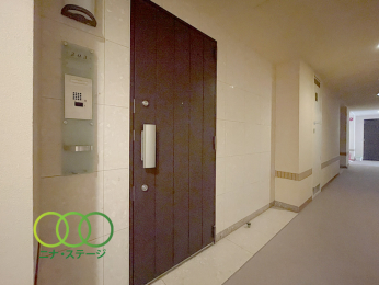  �����փh�A��