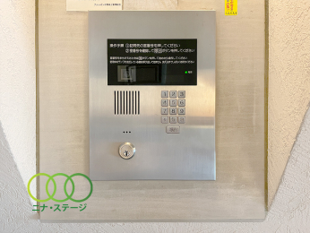  ���I�[�g���b�N���j�^�[�z����