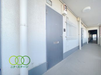  �����ց�