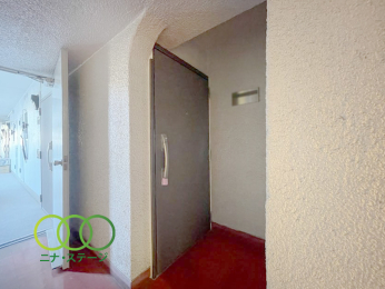  �����ց�