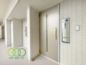  �����փh�A��