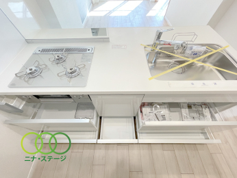  ���L�b�`����
���[���[���ł�