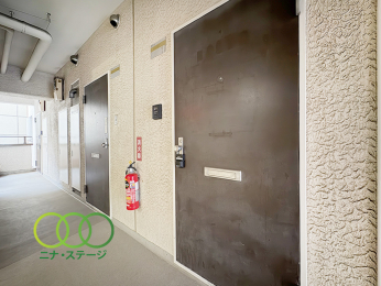  �����ց�