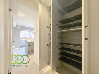  ���V���[�Y�{�b�N�X��