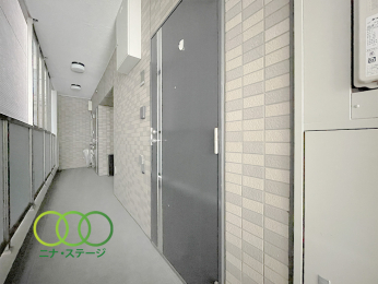  �����ց�