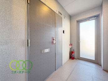  �����ց�