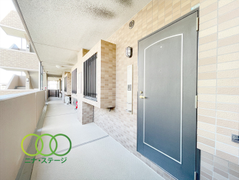  �����ց�