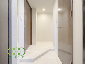  �����ց�