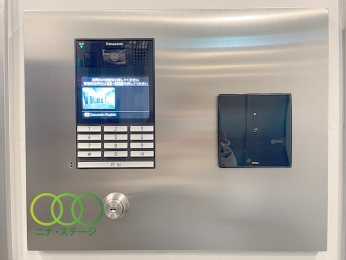  ���I�[�g���b�N���j�^�[�z����