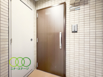  �����ց�