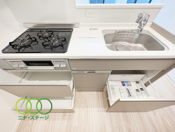  ���L�b�`����
���[���[���ł�