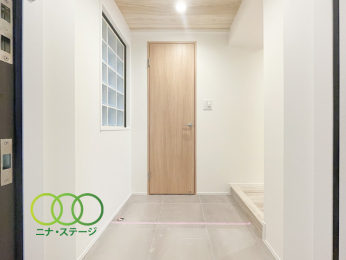  �����ց�