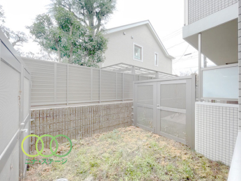  ���e���X����̒��]��