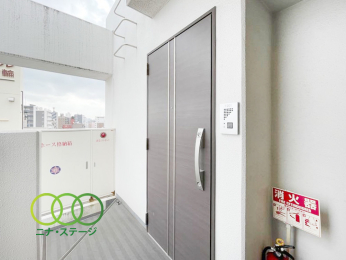  �����ց�