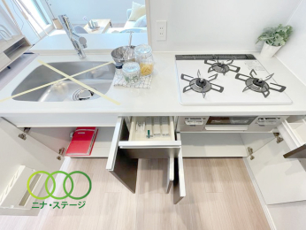  ���L�b�`����
���[���[���ł�