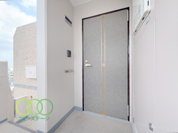  �����ց�